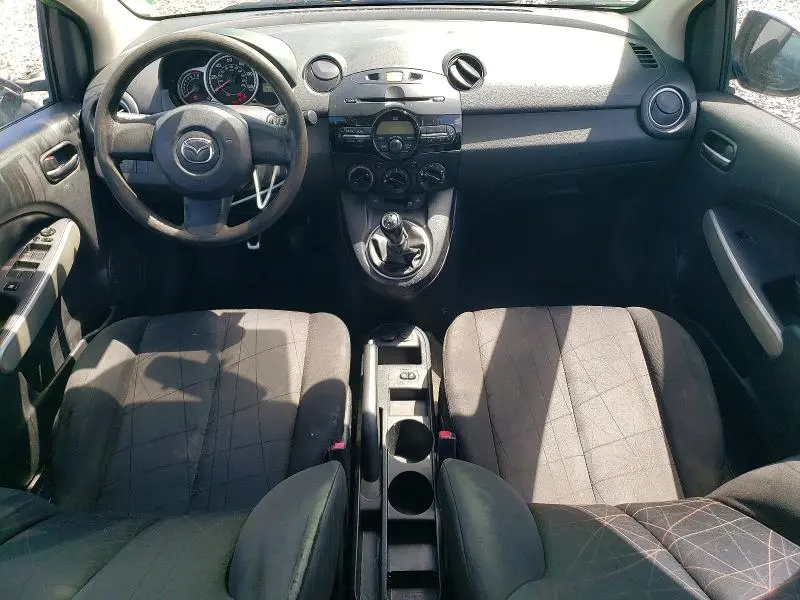 2012 MAZDA MAZDA2   