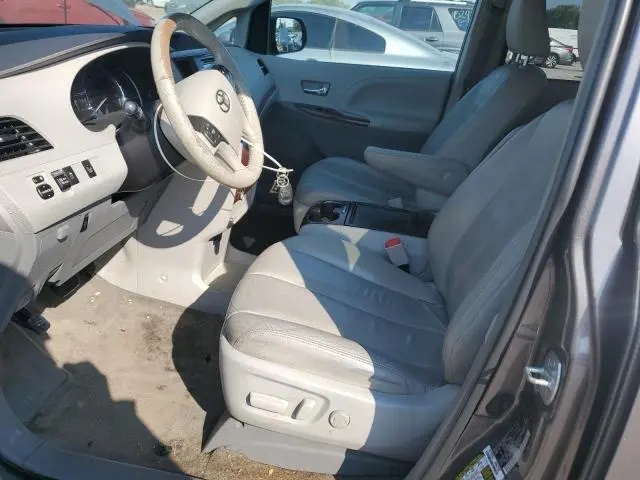 2014 TOYOTA SIENNA XLE  