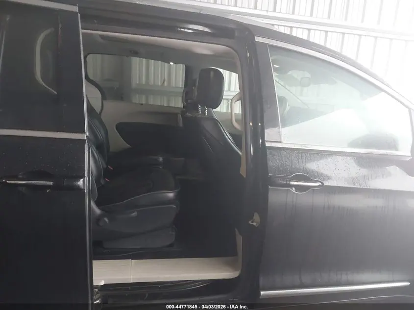 2018 CHRYSLER PACIFICA HYBRID LIMITED