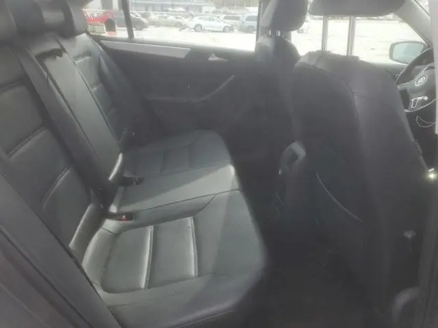 2013 VOLKSWAGEN JETTA SE  