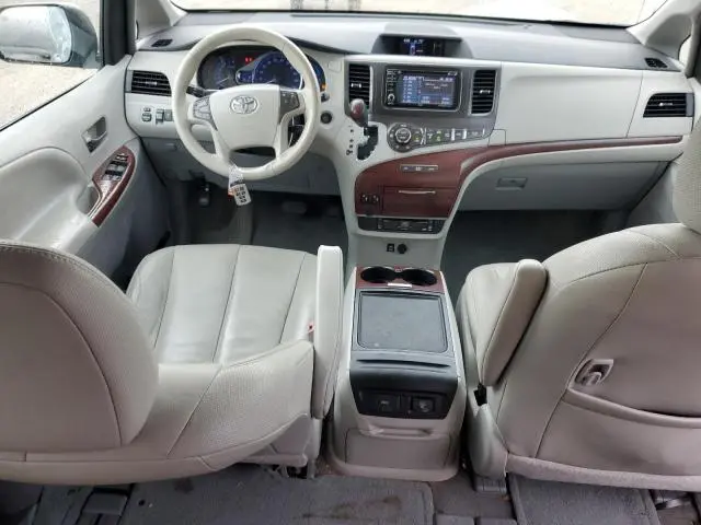 2014 TOYOTA SIENNA XLE  