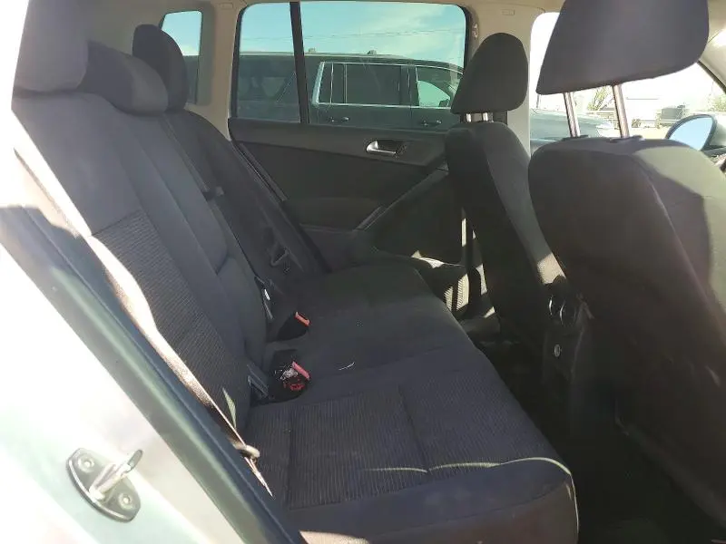 2014 VOLKSWAGEN TIGUAN S  