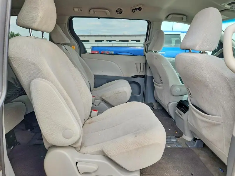 2012 TOYOTA SIENNA LE  