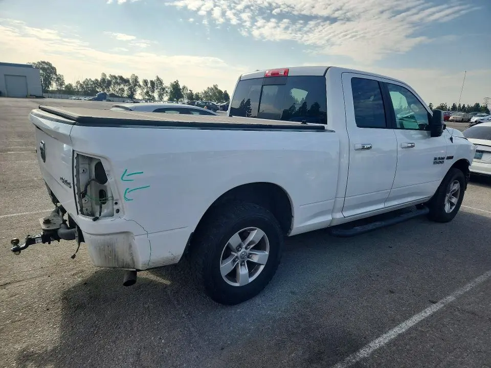 2016 RAM 1500 SLT  