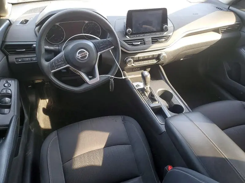 2022 NISSAN ALTIMA SV  