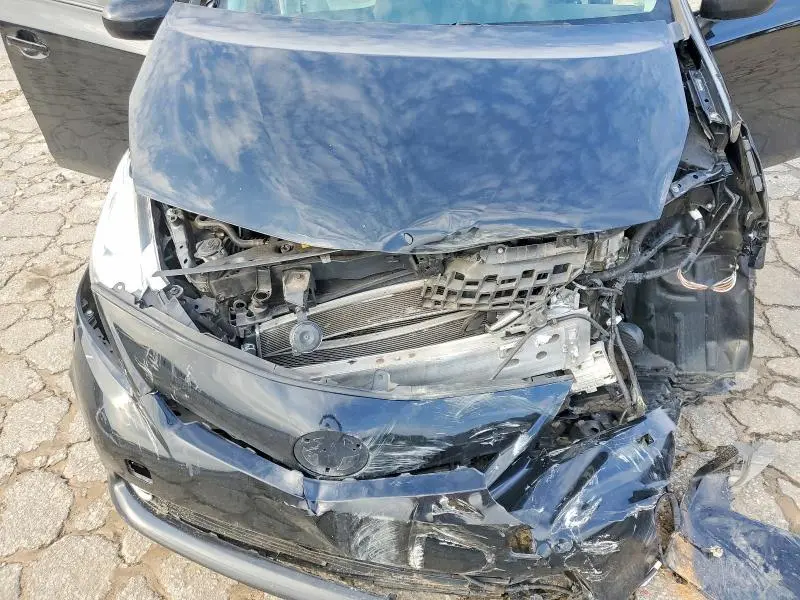 2012 TOYOTA PRIUS V FIVE  