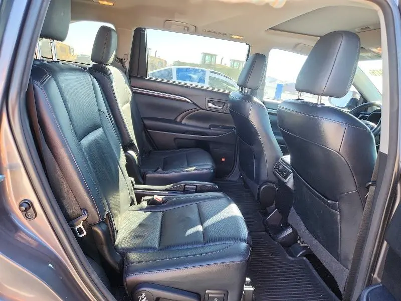 2015 TOYOTA HIGHLANDER LIMITED  