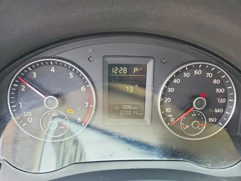 2010 VOLKSWAGEN JETTA SE  