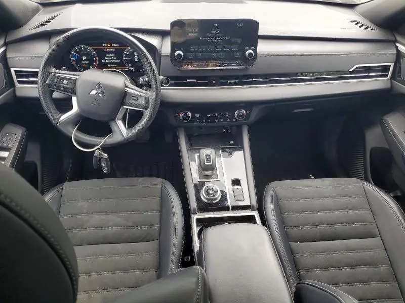 2024 MITSUBISHI OUTLANDER SE  