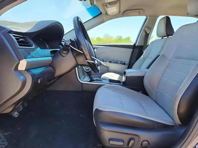 2017 TOYOTA CAMRY SE  