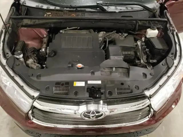 2016 TOYOTA HIGHLANDER LE  
