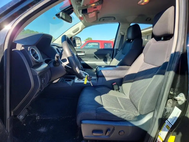 2018 TOYOTA TUNDRA SR5  