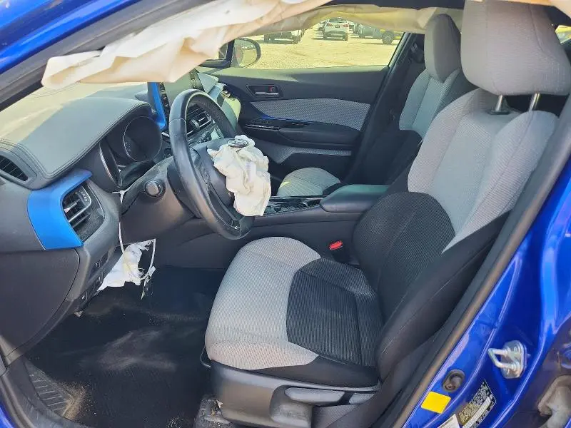 2019 TOYOTA C-HR XLE  