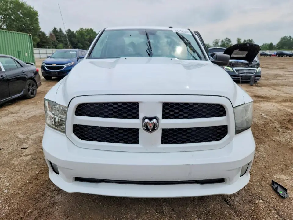 2013 RAM 1500 ST  