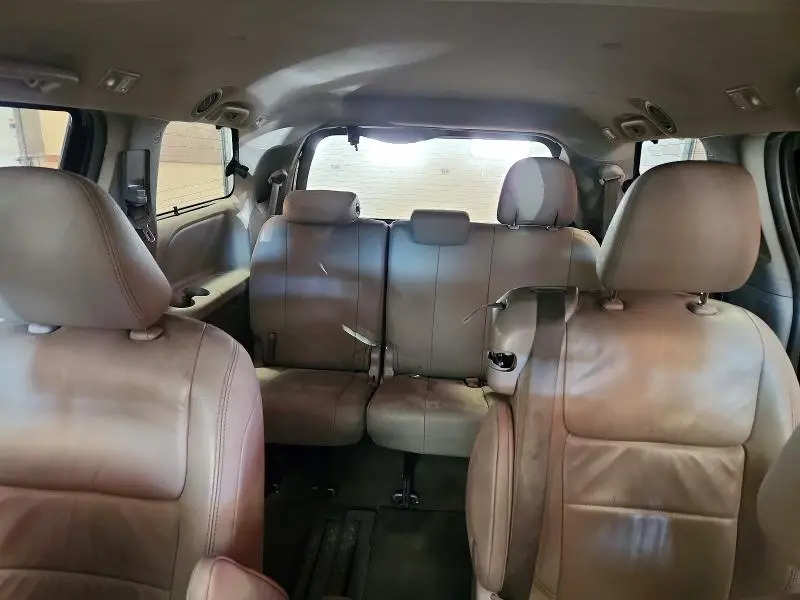 2016 TOYOTA SIENNA XLE  
