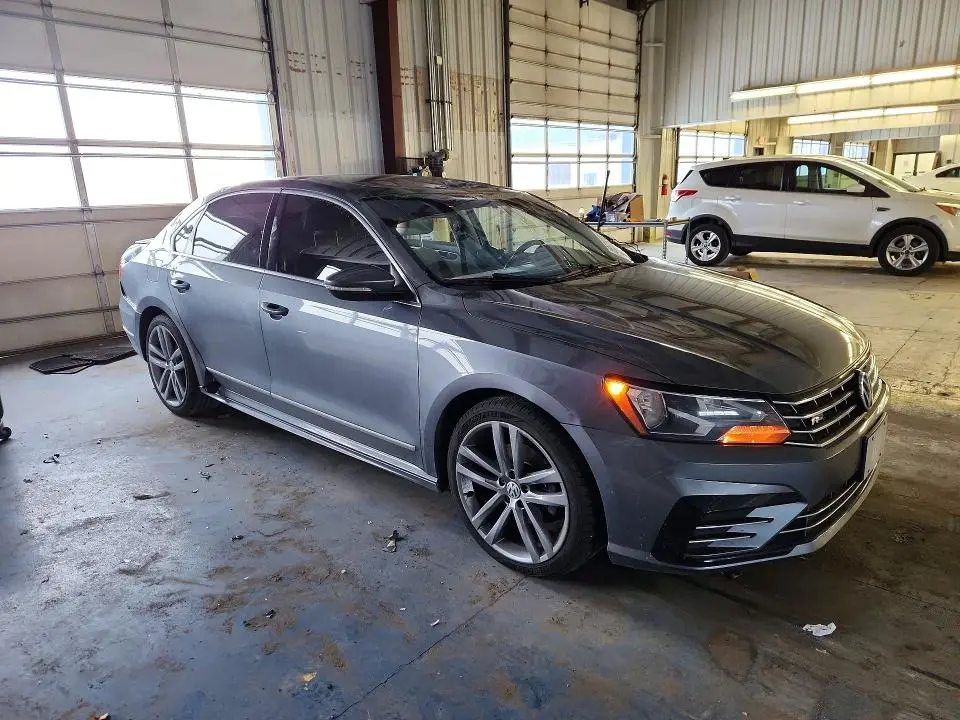 2016 VOLKSWAGEN PASSAT S  