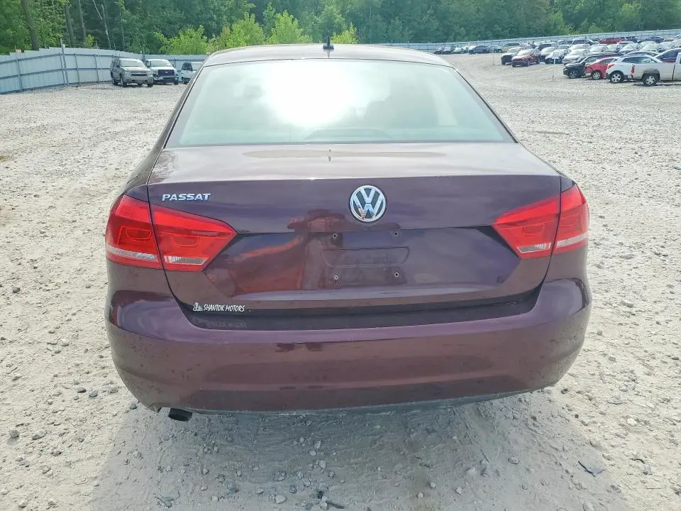 2013 VOLKSWAGEN PASSAT S  