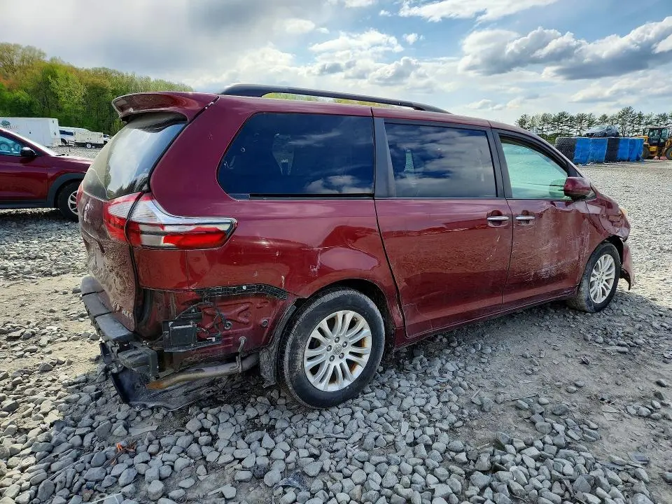 2015 TOYOTA SIENNA XLE 8-PASSENGER  