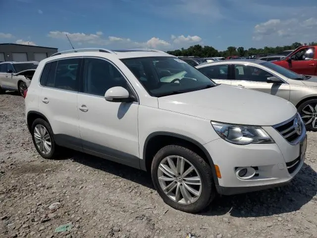 2010 VOLKSWAGEN TIGUAN SE  