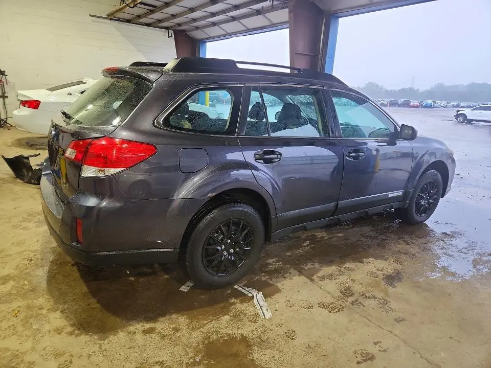 2010 SUBARU OUTBACK 2.5I  