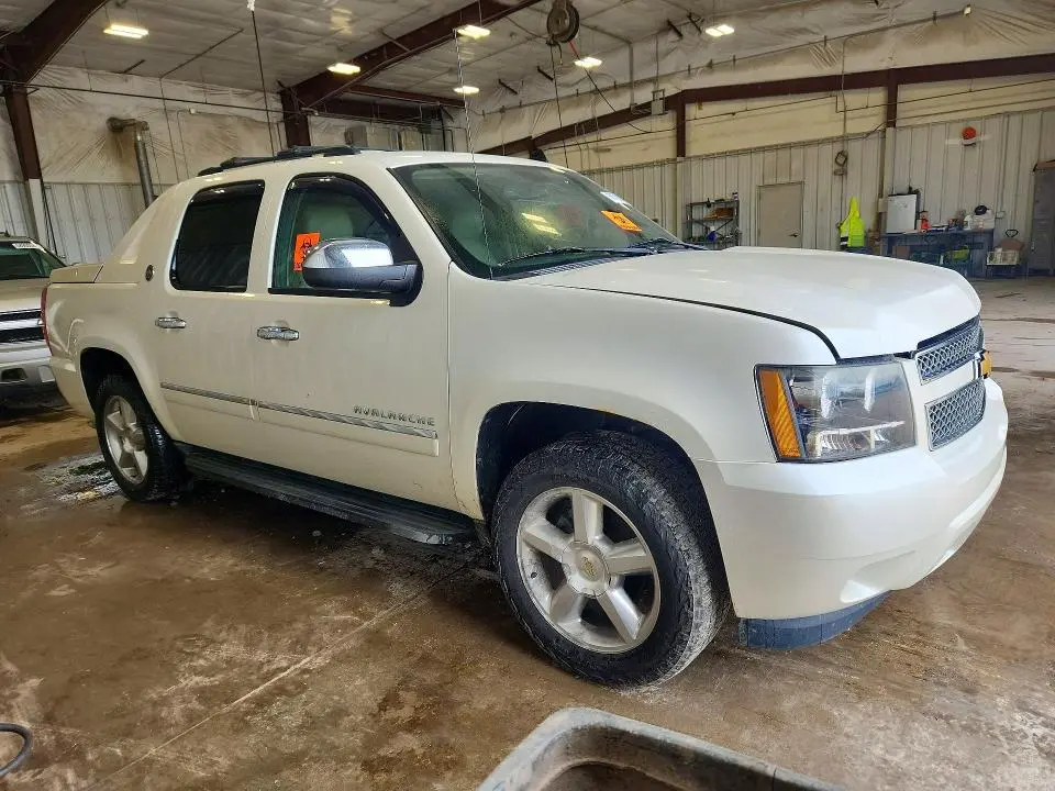 2013 CHEVROLET AVALANCHE LTZ  