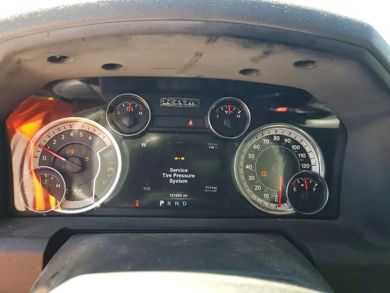 2015 RAM 1500 SLT  
