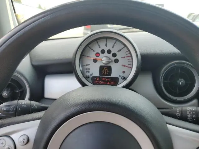 2010 MINI COOPER   