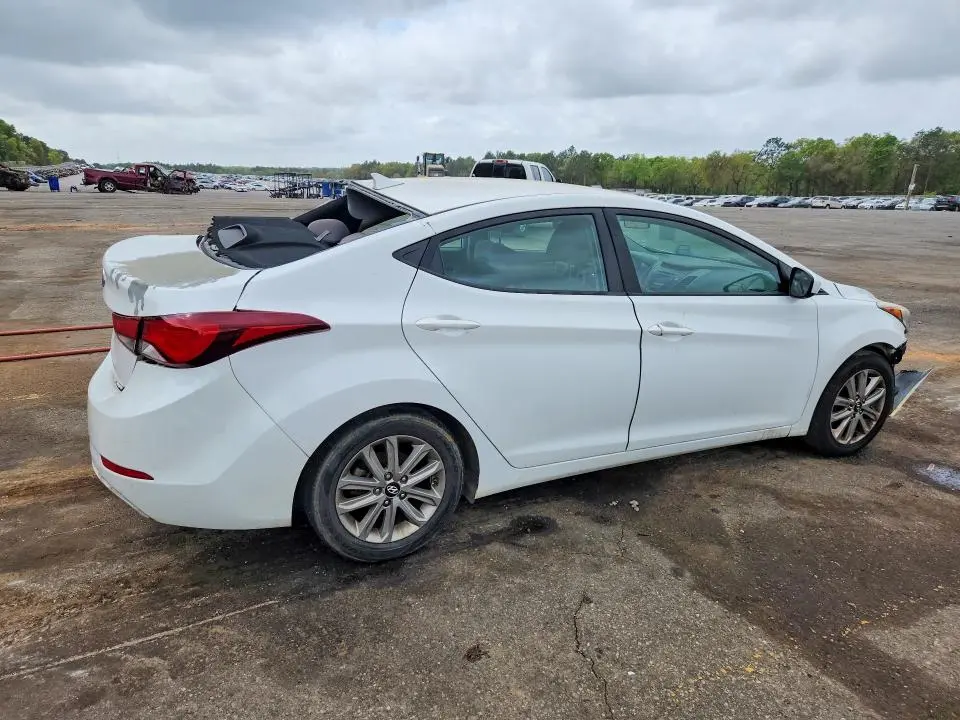 2015 HYUNDAI ELANTRA SE  