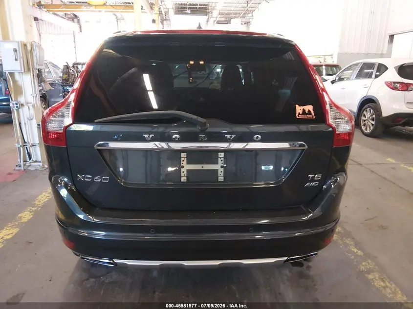 2015 VOLVO XC60  