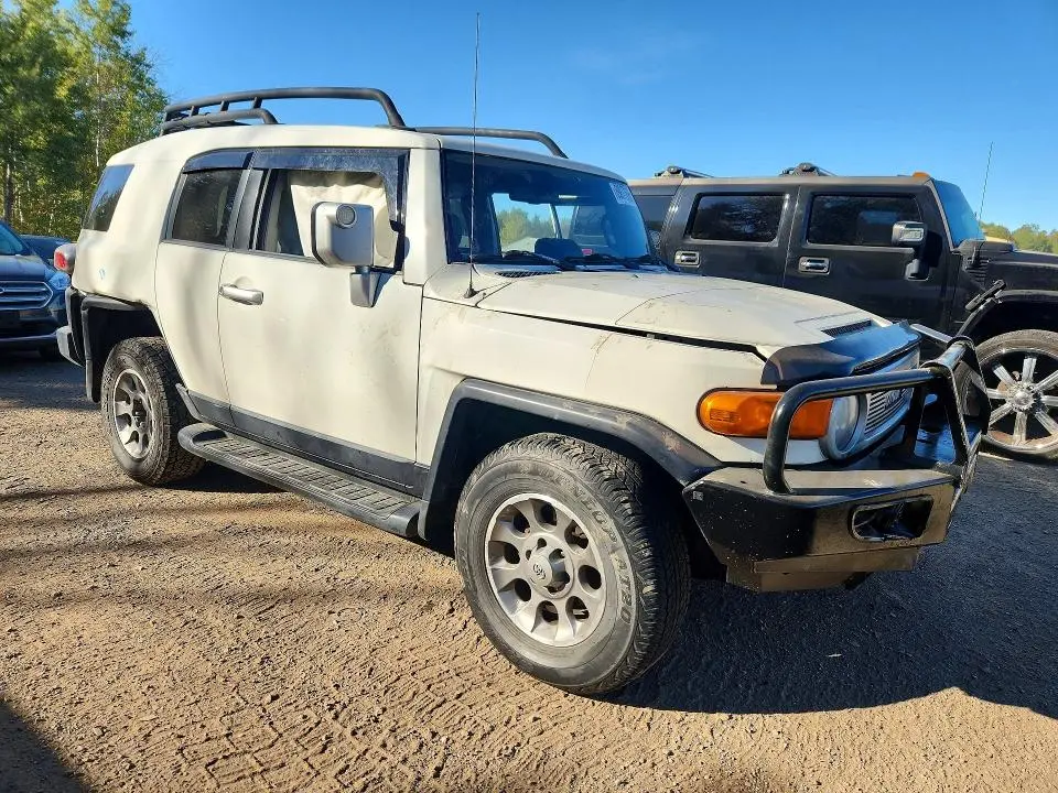 2011 TOYOTA FJ CRUISER BASE  