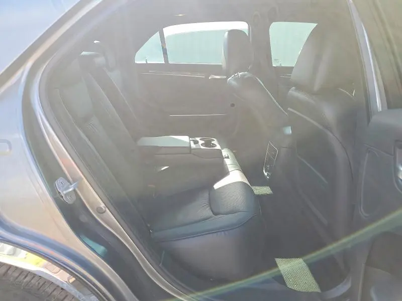 2011 CHRYSLER 300C   