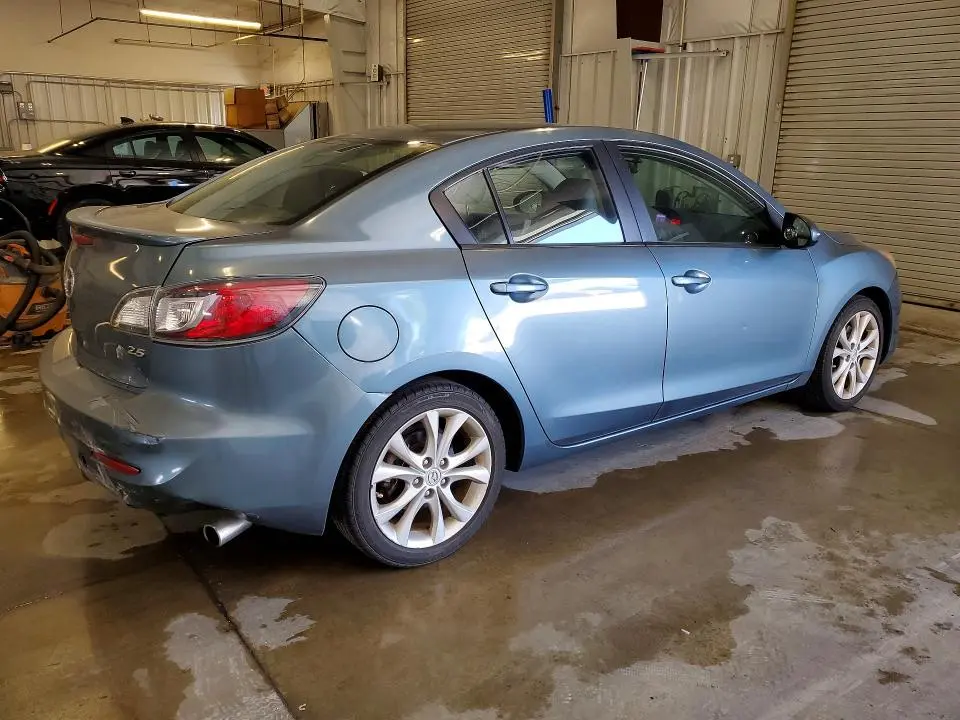 2011 MAZDA 3 S  