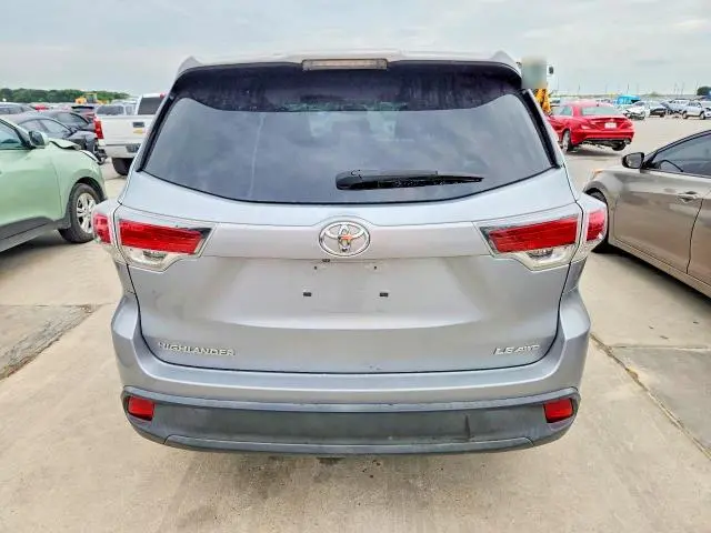2015 TOYOTA HIGHLANDER LE  