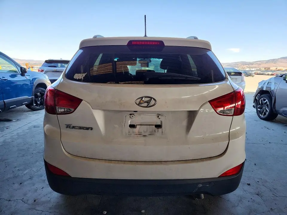 2015 HYUNDAI TUCSON SE  