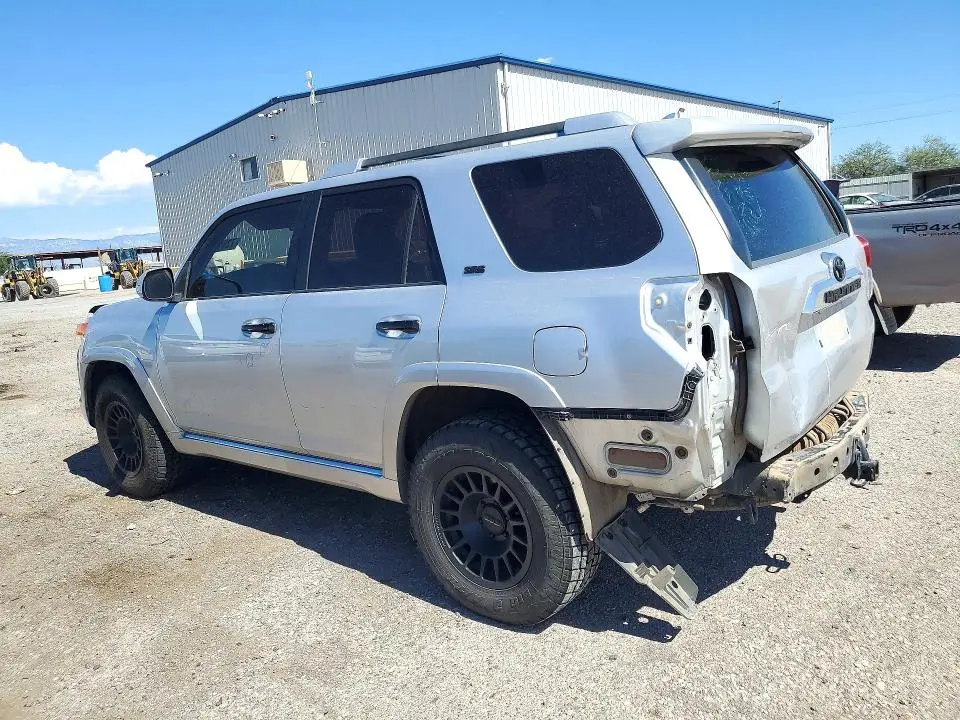 2010 TOYOTA 4RUNNER SR5  