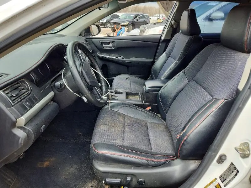 2015 TOYOTA CAMRY SE  