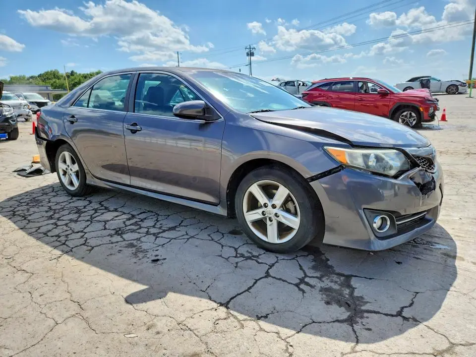 2014 TOYOTA CAMRY SE  