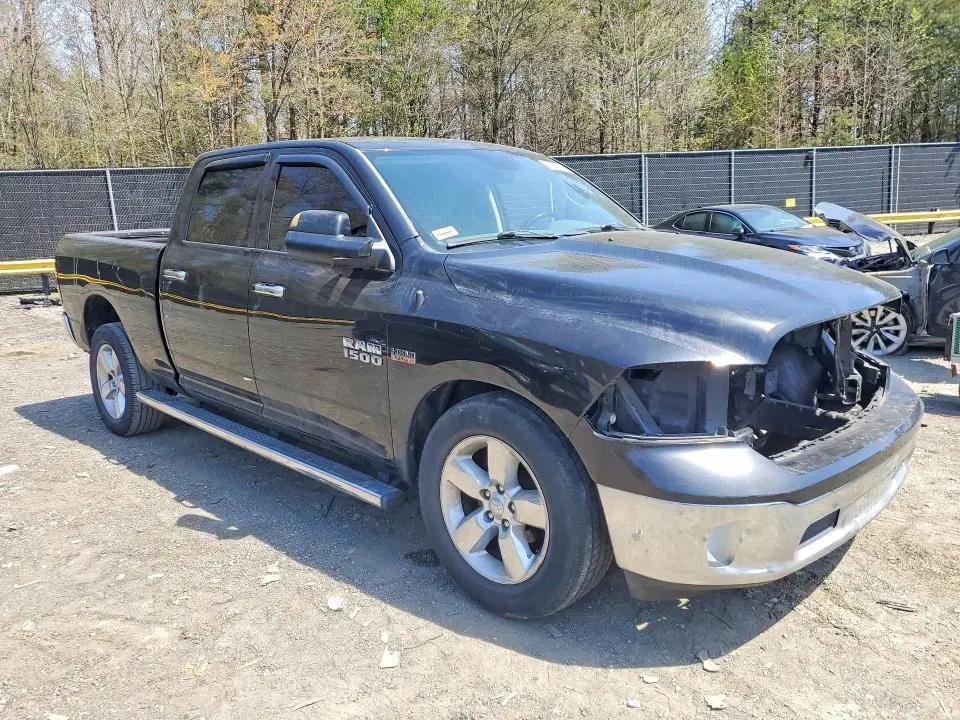 2016 RAM 1500 SLT  