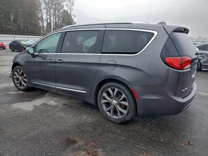 2017 CHRYSLER PACIFICA LIMITED  