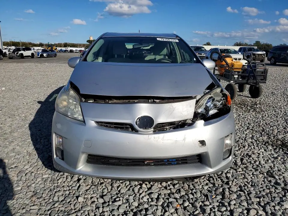 2010 TOYOTA PRIUS III  