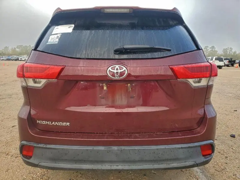 2019 TOYOTA HIGHLANDER LE  