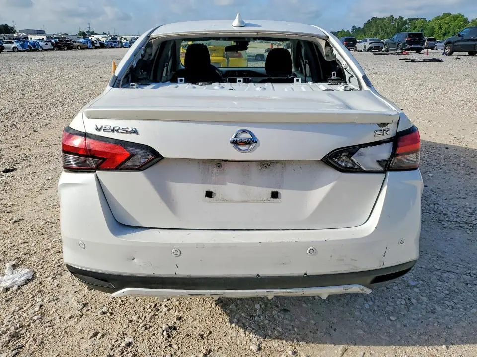 2020 NISSAN VERSA SR  
