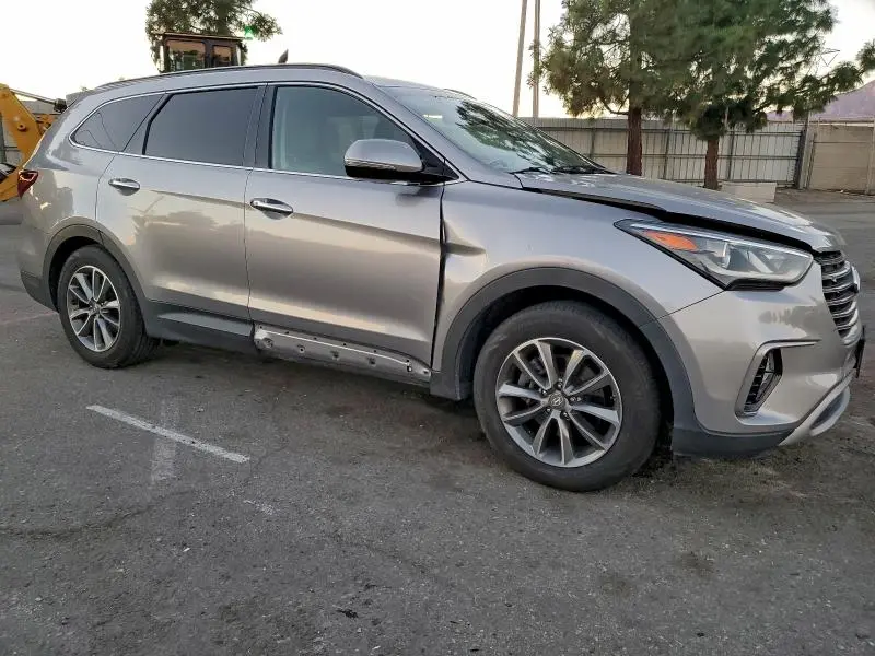 2018 HYUNDAI SANTA FE SE  