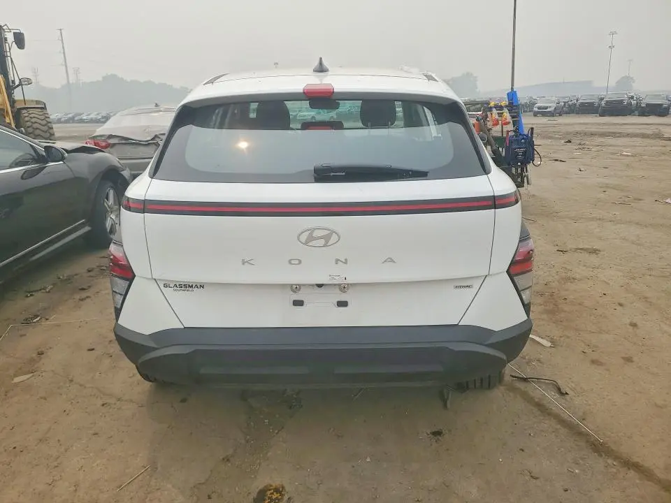 2024 HYUNDAI KONA SE  