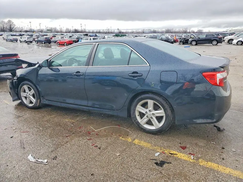 2014 TOYOTA CAMRY SE  