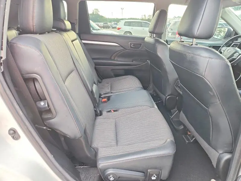 2018 TOYOTA HIGHLANDER LE PLUS  