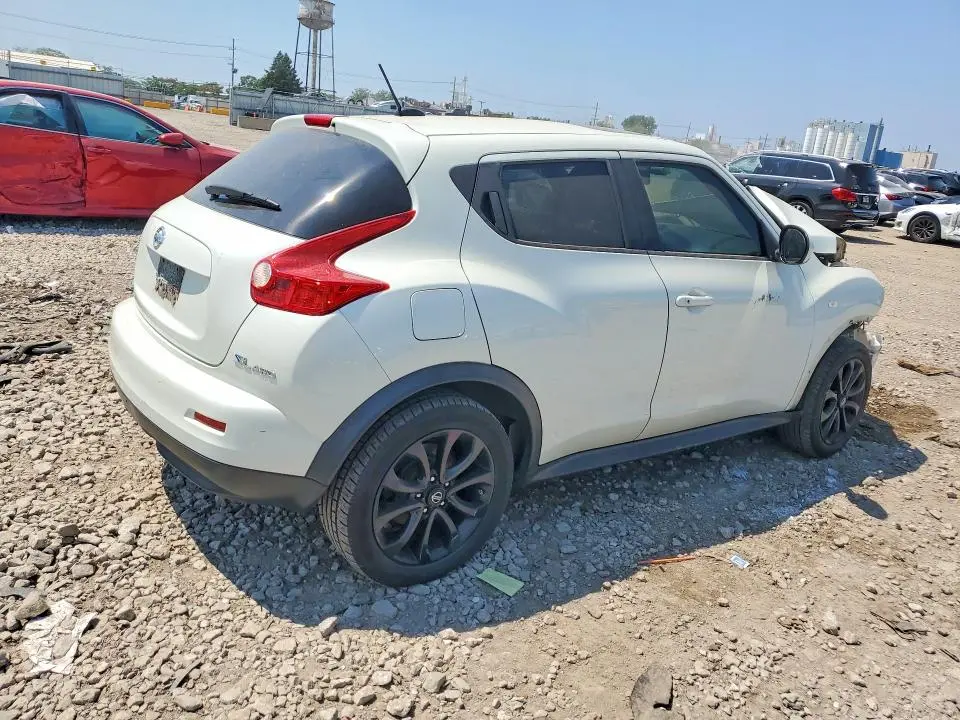 2011 NISSAN JUKE S  