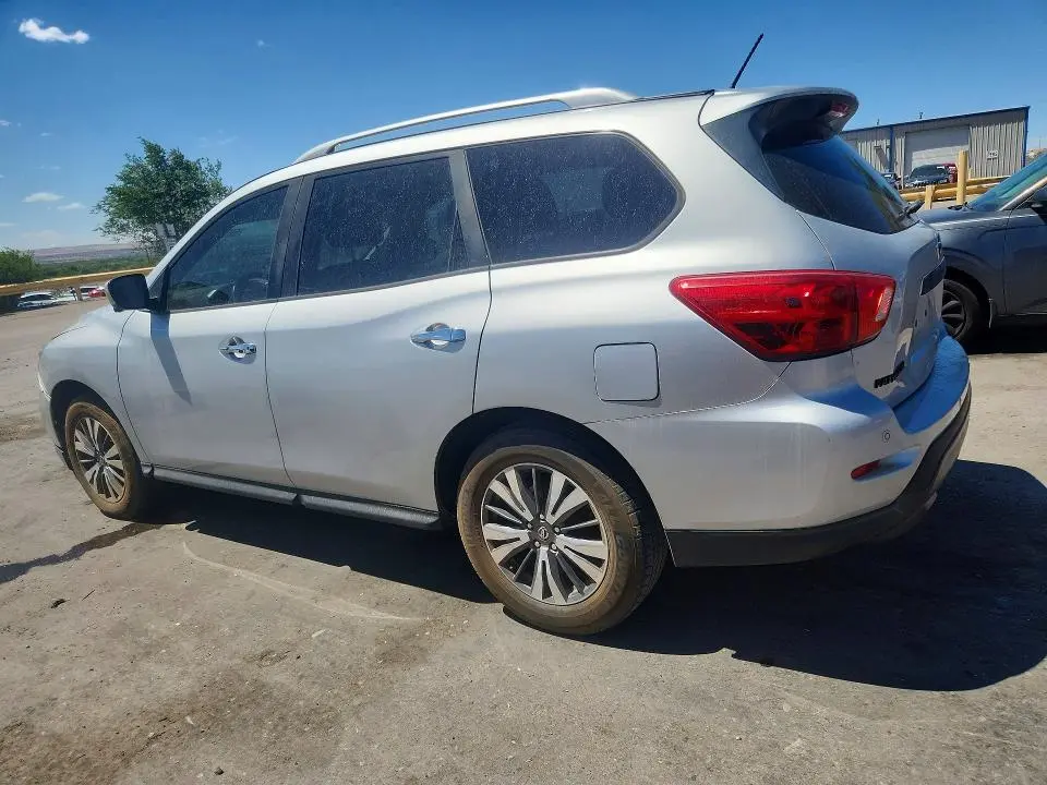 2017 NISSAN PATHFINDER SL  