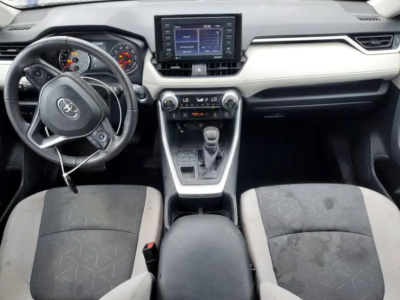2022 TOYOTA RAV4 XLE  