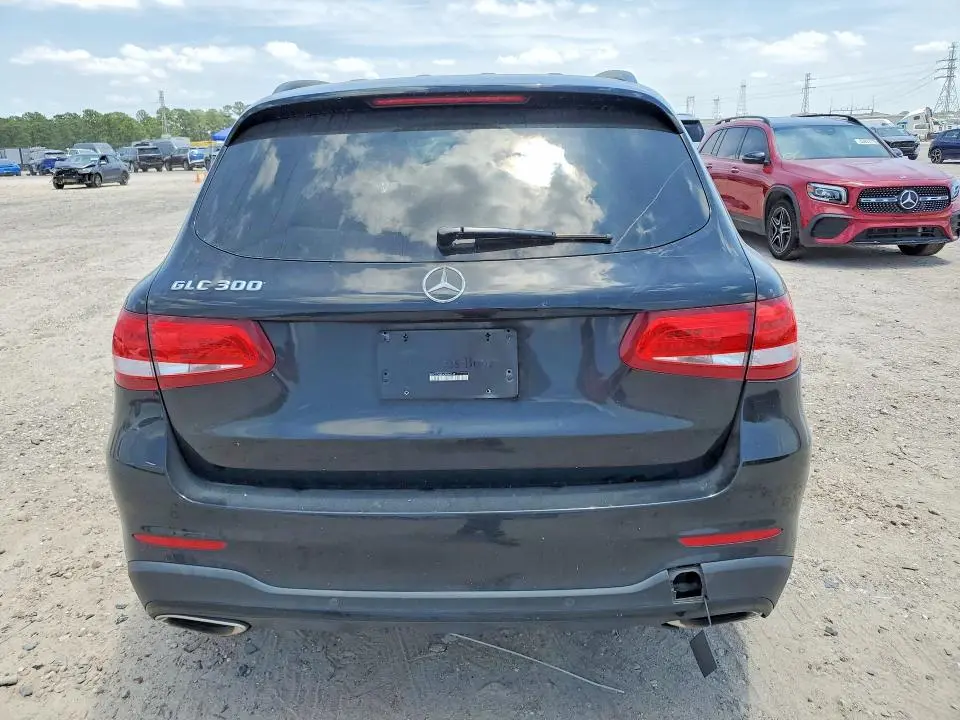 2016 MERCEDES-BENZ GLC 300  